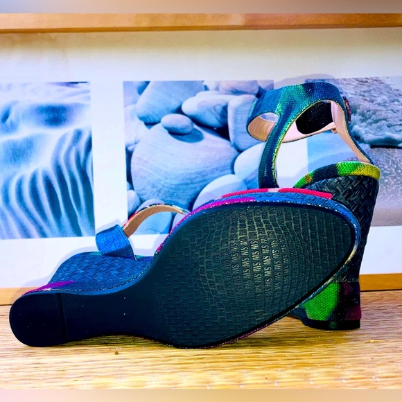 Stuart Weitzman Wedge Espadrilles - Picture 11 of 15